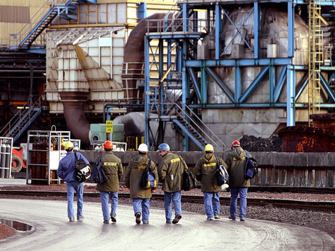 France: production industrielle en hausse de 1,1% en décembre