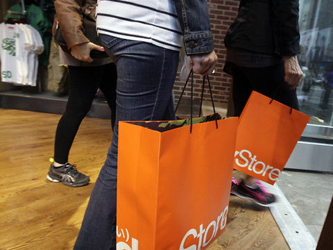 Superdry bondit de plus de 60% sur des spéculations de rachat