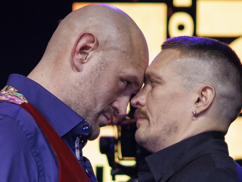 Poids lourds: report du combat d'unification entre Fury et Usyk