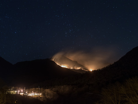 Vaste incendie de forêt dans le Malcantone (TI), près de Lugano