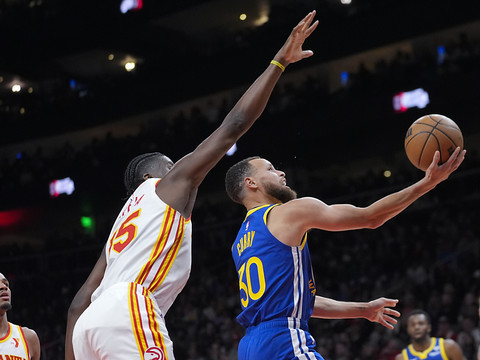 Atlanta bat les Warriors malgré 60 points de Curry