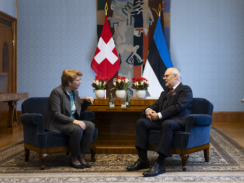 Viola Amherd échange avec le ministre de la défense estonien