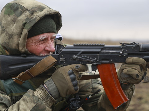 Ukraine: les forces russes attaquent Avdiïvka 
