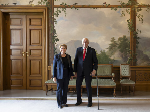 La présidente de la Confédération reçue par le roi Harald V