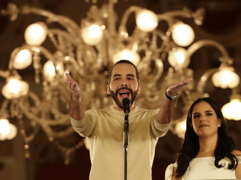 La large réélection de Bukele officialisée au Salvador