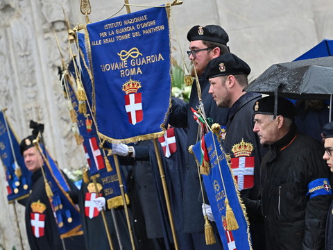 Des têtes couronnées aux funérailles de Victor Emmanuel de Savoie