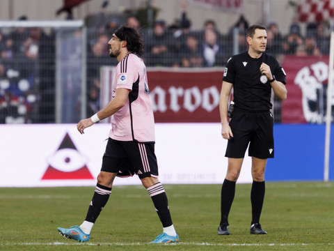 Quatre matches de suspension pour Enzo Crivelli