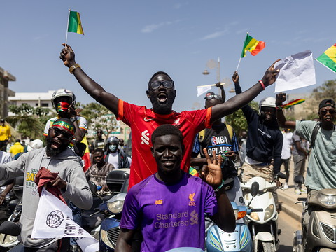 Des milliers d'opposants ont pu marcher dans le calme à Dakar