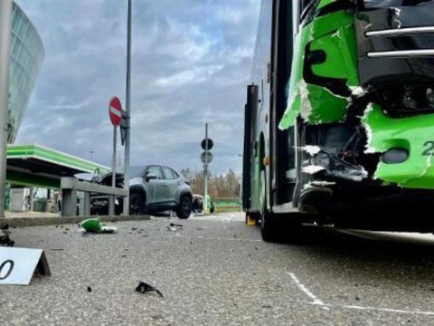 Une nonagénaire succombe à ses blessures après un accident de bus à Kloten