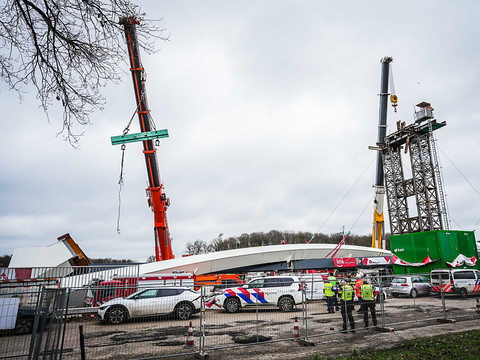 Au moins 2 morts et 2 blessés dans l'effondrement d'un pont en construction