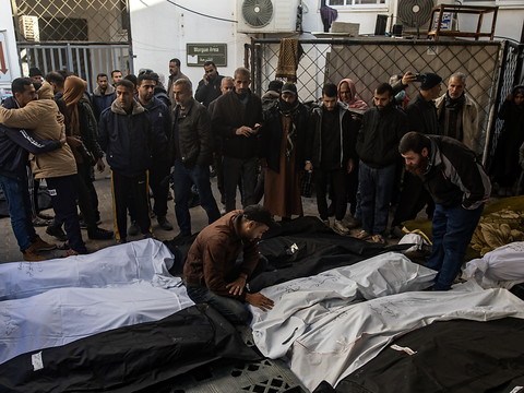 Bombardements israéliens sur la bande de Gaza menacée de famine