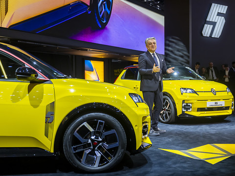 Renault présente sa R5 électrique, colorée et ambitieuse