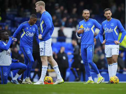 La sanction frappant Everton réduite de 10 à 6 points