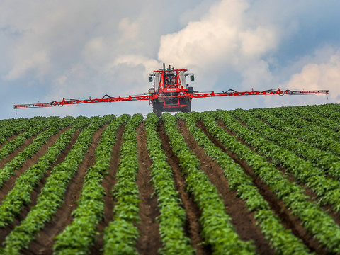 La Suisse devrait s'aligner sur l'UE pour autoriser des pesticides