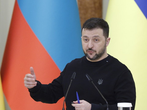 Zelensky presse l'Occident de fournir des systèmes aériens