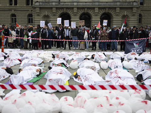Près de 500 personnes à Berne solidaires avec les Palestiniens