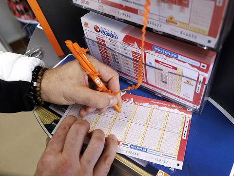 Un chanceux remporte le jackpot de 64,5 millions de francs au loto