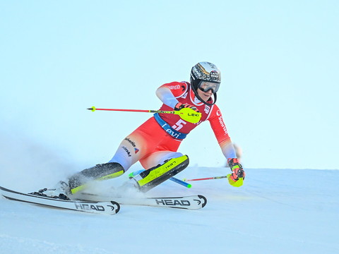 Wendy Holdener ne reviendra pas cette saison