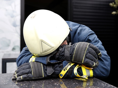 Pour retourner à la caserne, sept pompiers devront raser leur barbe