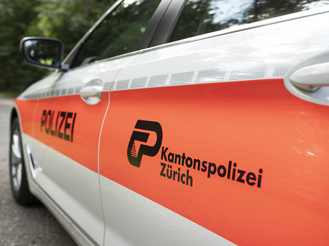 Un homme attaque un enfant de 12 ans dans la rue à Urdorf (ZH)