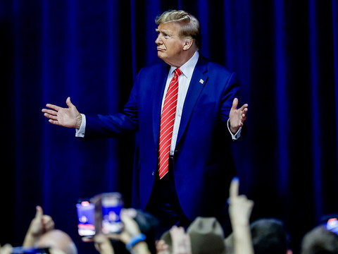 Trump promet de libérer les émeutiers du Capitole s'il est réélu