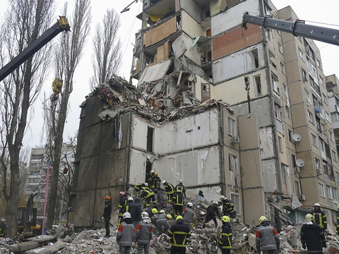 Combattants pro-Kiev en Russie et frappes russes en Ukraine