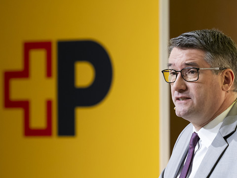 Recul du bénéfice de la Poste, qui réclame 