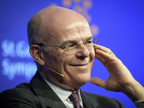 Zurich Insurance: le CEO Mario Greco a perçu 9,83 millions en 2023