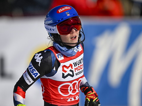 Shiffrin renonce aussi au géant des finales