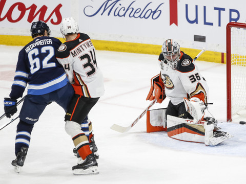 Les Jets de Niederreiter et les Kings de Fiala frappent fort