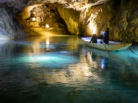 Depuis 75 ans à St-Léonard, le plus grand lac souterrain d'Europe