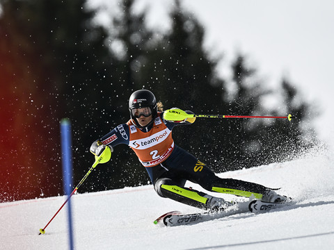 1re manche du slalom: Swenn Larsson en tête devant Shiffrin