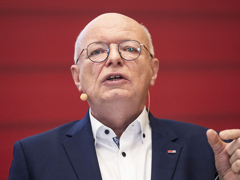 Le patron des CFF remet en question l'arrêt dans les petites gares
