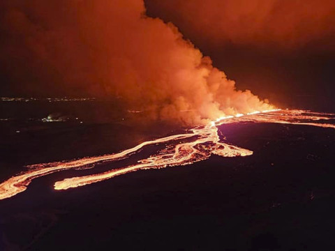 Nouvelle éruption en Islande: la lave proche d'une canalisation