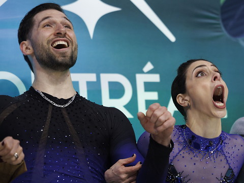 Stellato-Dudek/Deschamps sacré à domicile