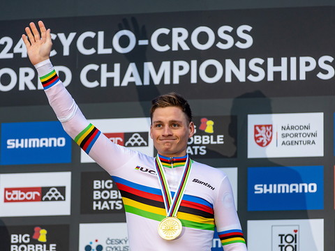 GP E3: Van der Poel s'impose en solitaire
