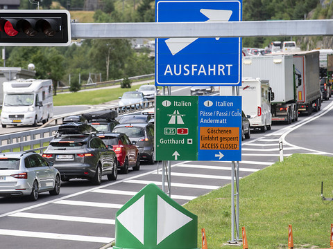 Dix kilomètres de bouchons au Gothard
