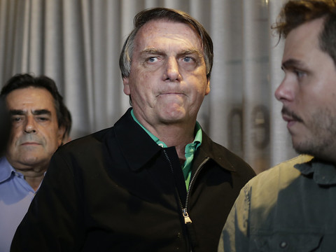 L'ex-président brésilien Bolsonaro porte plainte contre Lula
