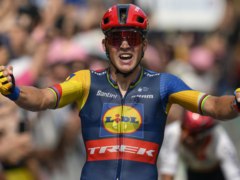 Gand - Wevelgem: Pedersen dompte van der Poel