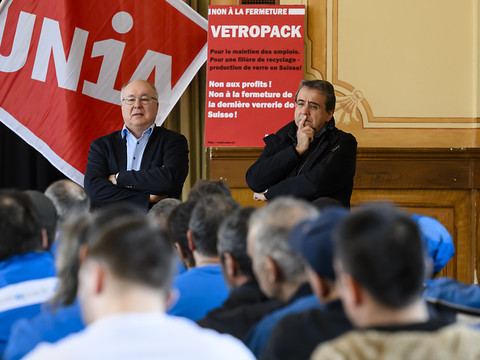 Maillard et Broulis en soutien aux travailleurs de Vetropack