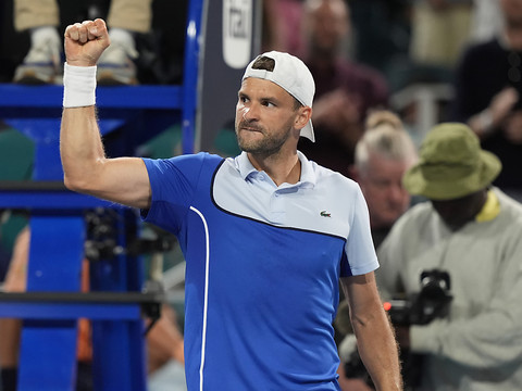 Grigor Dimitrov donne la leçon à Carlos Alcaraz