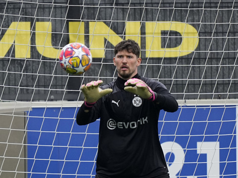 Kobel probablement forfait face au Bayern