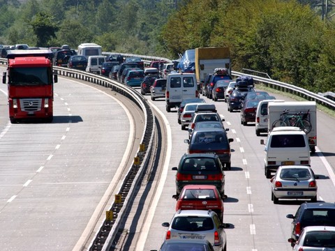 Douze kilomètres de bouchons devant le portail nord du Gothard