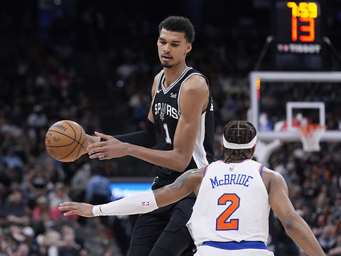 Wembanyama plante 40 points contre les Knicks, son record