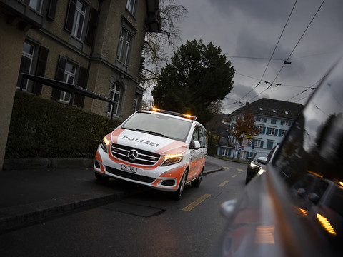 Des fans de Servette lancent des pierres sur la police