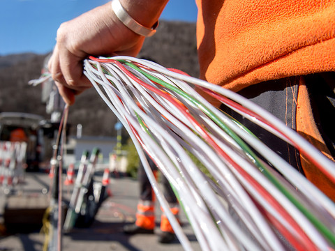Swisscom doit creuser encore sur 3200 km de rues pour la fibre
