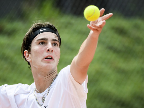 Kilian Feldbausch éloigné des courts jusqu'en septembre