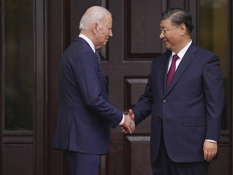 Biden et Xi se parlent sans cacher leurs différends