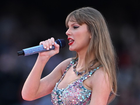 La chanteuse américaine Taylor Swift est milliardaire, selon Forbes