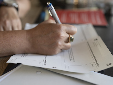 Le Conseil fédéral rejette les initiatives pour réduire les primes